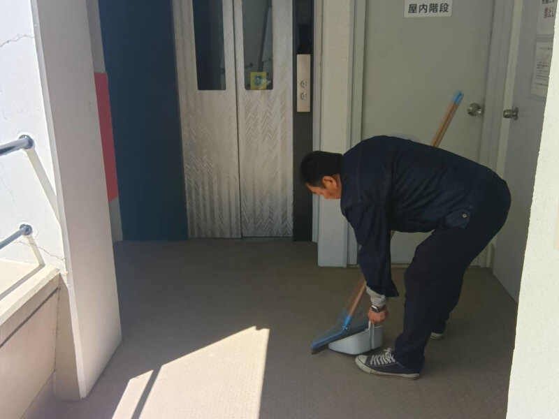 函館駅前・清掃業1